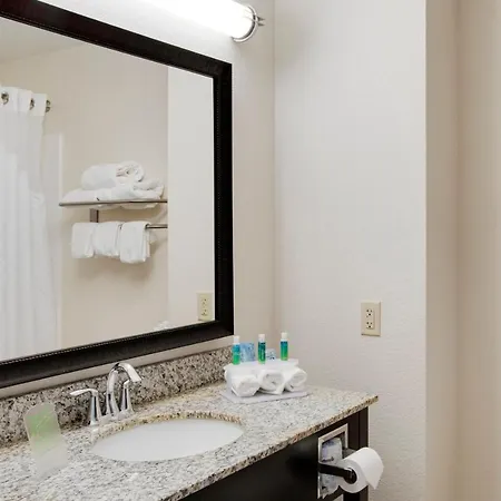 Holiday Inn Express & Suites Nevada By Ihg Habitación foto