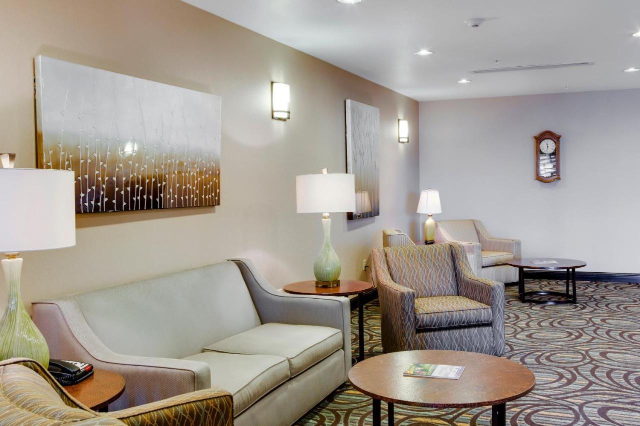 Holiday Express & By Ihg Hotel