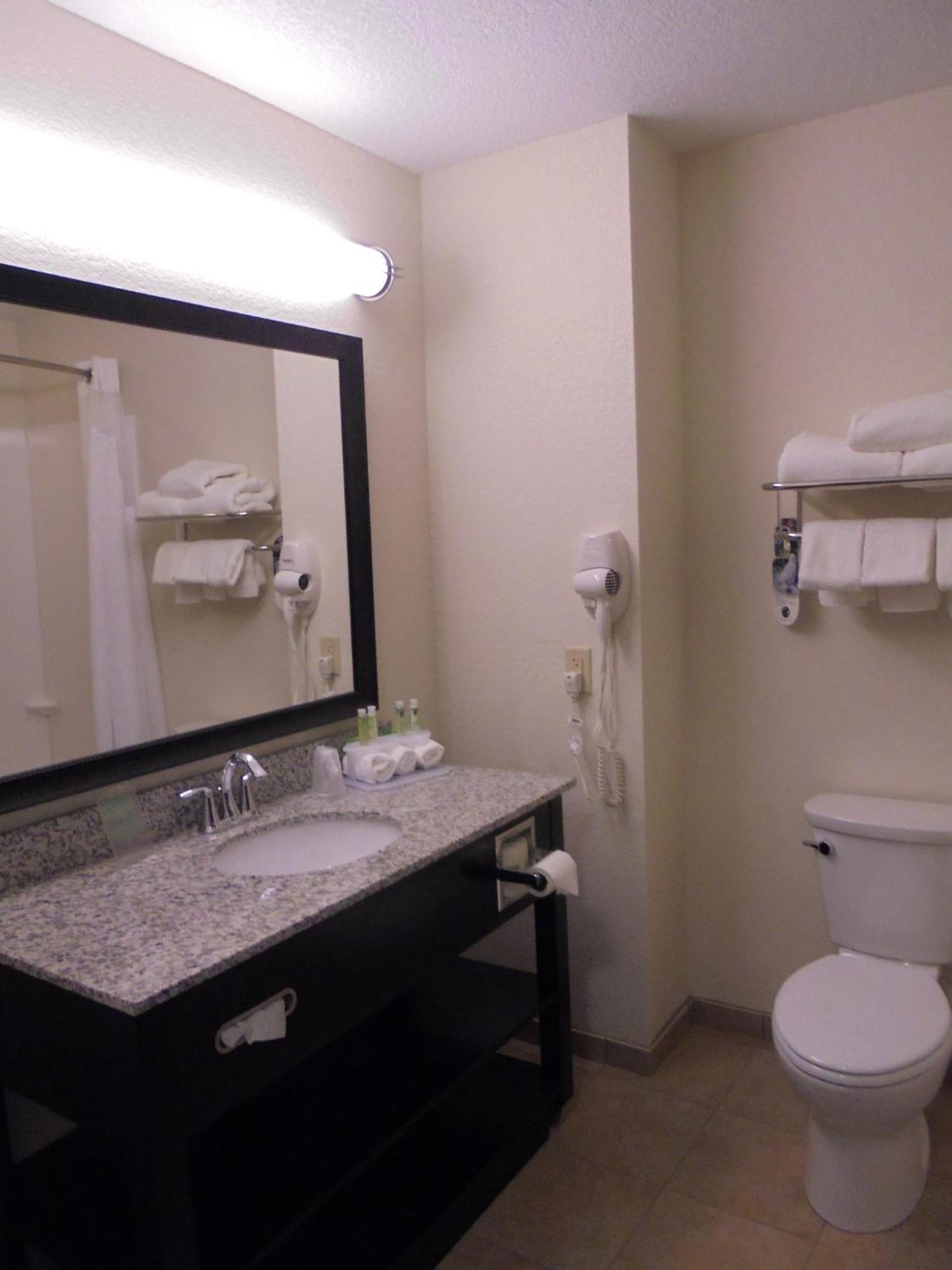 Holiday Express & By Ihg Hotel
