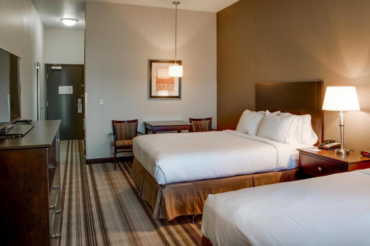 Holiday Express & By Ihg